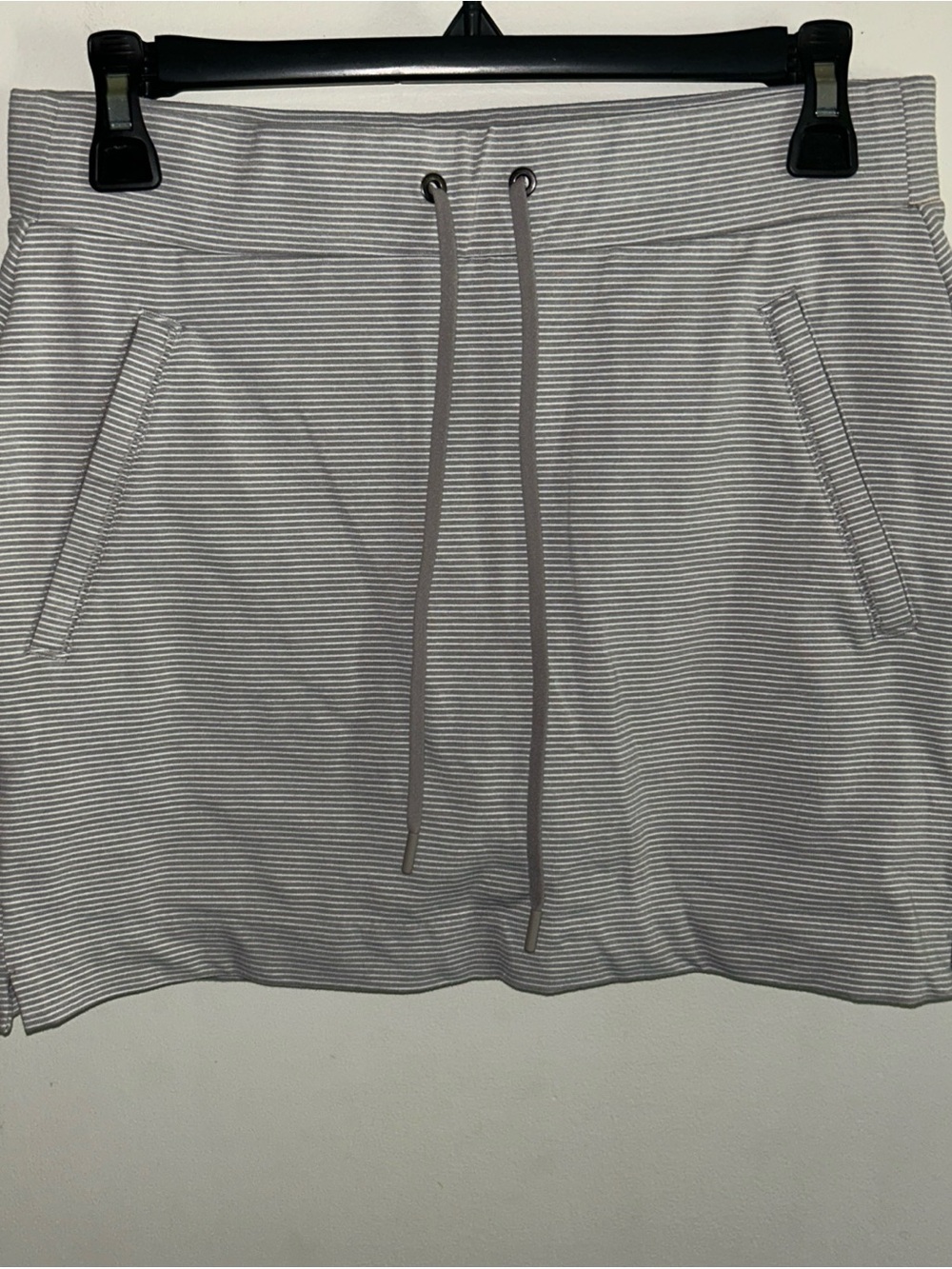 Athleta Light Gray Striped Knit Skirt
